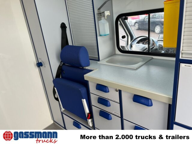 Mercedes-Benz Sprinter 313 CDI 4x2, Rettungswagen - Furgon: slika Mercedes-Benz Sprinter 313 CDI 4x2, Rettungswagen - Furgon Mercedes-Benz Sprinter 313 CDI 4x2, Rettungswagen - Furgon: slika Mercedes-Benz Sprinter 313 CDI 4x2, Rettungswagen - Furgon