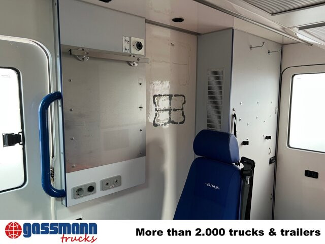 Mercedes-Benz Sprinter 313 CDI 4x2, Rettungswagen - Furgon: slika Mercedes-Benz Sprinter 313 CDI 4x2, Rettungswagen - Furgon Mercedes-Benz Sprinter 313 CDI 4x2, Rettungswagen - Furgon: slika Mercedes-Benz Sprinter 313 CDI 4x2, Rettungswagen - Furgon