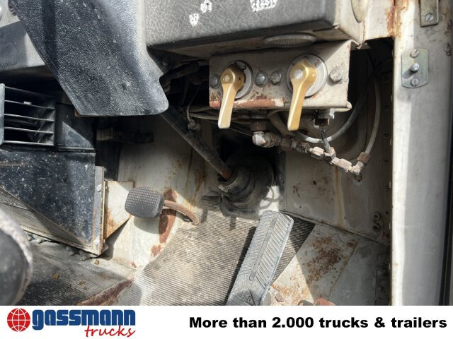 Saurer V5 4x2 - Kamion s otvorenim sandukom: slika Saurer V5 4x2 - Kamion s otvorenim sandukom Saurer V5 4x2 - Kamion s otvorenim sandukom: slika Saurer V5 4x2 - Kamion s otvorenim sandukom