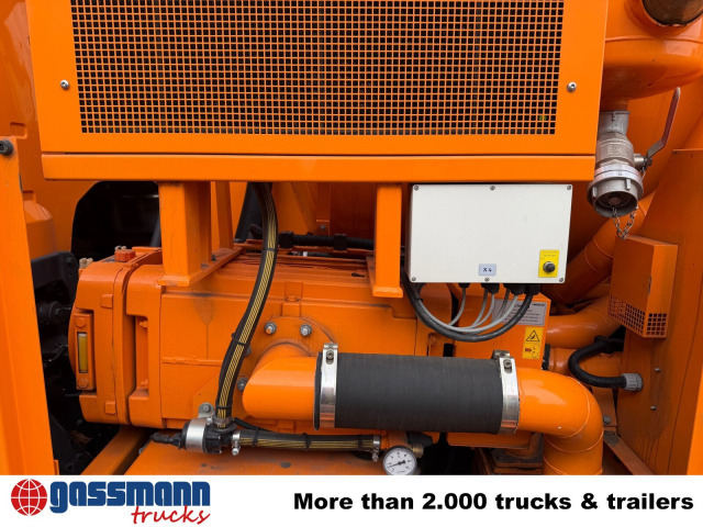 Scania G 320 4x2, Müller Vacumaster ca. 5,5m³, Funk - Cestovna čistilica: slika Scania G 320 4x2, Müller Vacumaster ca. 5,5m³, Funk - Cestovna čistilica Scania G 320 4x2, Müller Vacumaster ca. 5,5m³, Funk - Cestovna čistilica: slika Scania G 320 4x2, Müller Vacumaster ca. 5,5m³, Funk - Cestovna čistilica