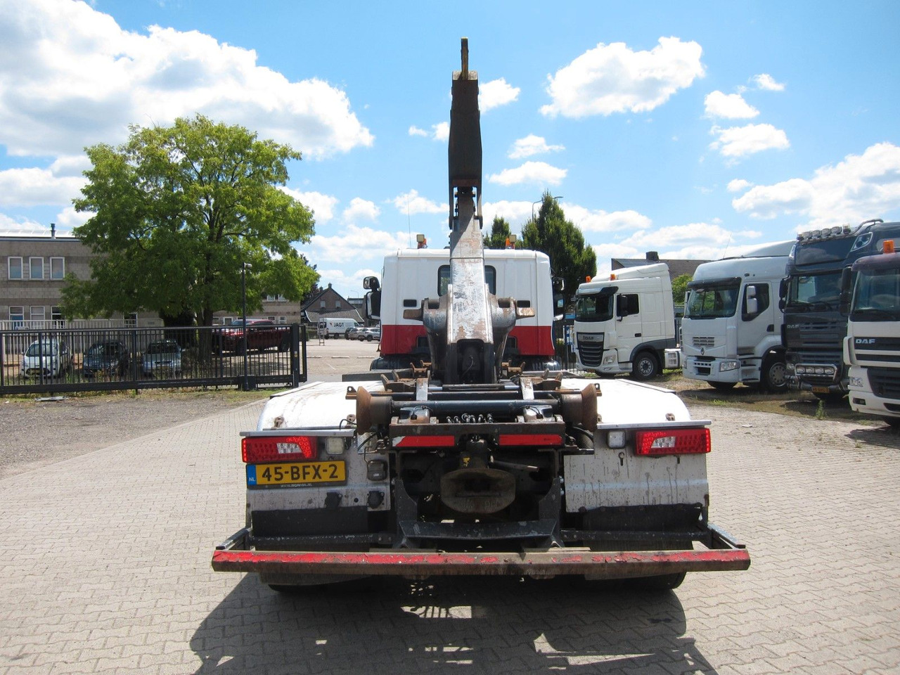 Scania P410 CB6X2 HSA Hyva 22T Haken E6 Liftachse - Kamion s kukastom dizalicom: slika Scania P410 CB6X2 HSA Hyva 22T Haken E6 Liftachse - Kamion s kukastom dizalicom Scania P410 CB6X2 HSA Hyva 22T Haken E6 Liftachse - Kamion s kukastom dizalicom: slika Scania P410 CB6X2 HSA Hyva 22T Haken E6 Liftachse - Kamion s kukastom dizalicom
