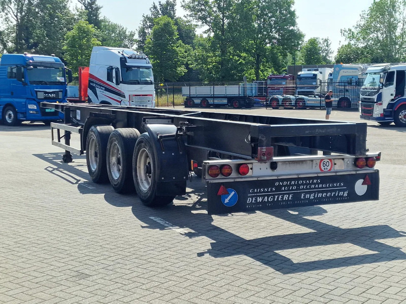 Latre Chassis - 3 axle BPW - Drum brakes - Transporter kontejnera/ Poluprikolica s izmjenjivim sanducima: slika Latre Chassis - 3 axle BPW - Drum brakes - Transporter kontejnera/ Poluprikolica s izmjenjivim sanducima Latre Chassis - 3 axle BPW - Drum brakes - Transporter kontejnera/ Poluprikolica s izmjenjivim sanducima: slika Latre Chassis - 3 axle BPW - Drum brakes - Transporter kontejnera/ Poluprikolica s izmjenjivim sanducima