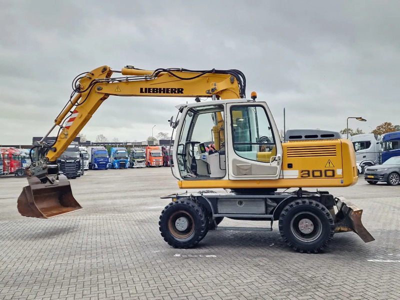 Liebherr A900C - 95 KW - Central Greasing - - Bager na kotačima: slika Liebherr A900C - 95 KW - Central Greasing - - Bager na kotačima Liebherr A900C - 95 KW - Central Greasing - - Bager na kotačima: slika Liebherr A900C - 95 KW - Central Greasing - - Bager na kotačima