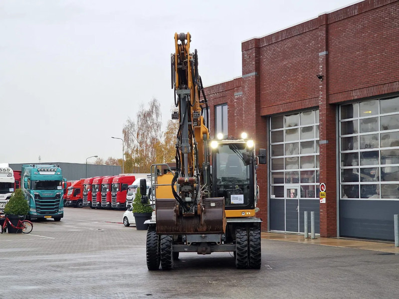 Liebherr A916 - 110 KW - Central Greasing - Camera - Bager na kotačima: slika Liebherr A916 - 110 KW - Central Greasing - Camera - Bager na kotačima Liebherr A916 - 110 KW - Central Greasing - Camera - Bager na kotačima: slika Liebherr A916 - 110 KW - Central Greasing - Camera - Bager na kotačima