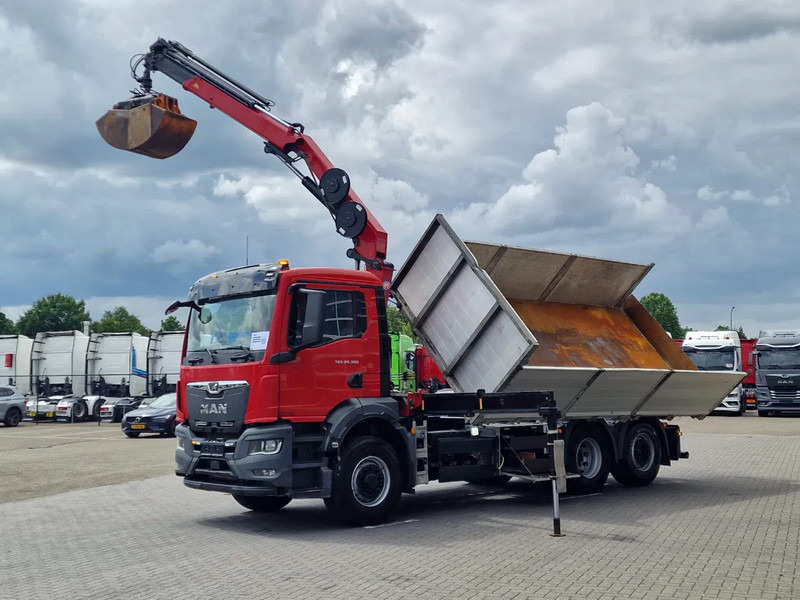 MAN TGS 26.360 6x4 Hydrodrive / Crane HMF1920K-RCS / 3 way tipper HMF / Low KM 110.700! - Kamion s kranom: slika MAN TGS 26.360 6x4 Hydrodrive / Crane HMF1920K-RCS / 3 way tipper HMF / Low KM 110.700! - Kamion s kranom MAN TGS 26.360 6x4 Hydrodrive / Crane HMF1920K-RCS / 3 way tipper HMF / Low KM 110.700! - Kamion s kranom: slika MAN TGS 26.360 6x4 Hydrodrive / Crane HMF1920K-RCS / 3 way tipper HMF / Low KM 110.700! - Kamion s kranom