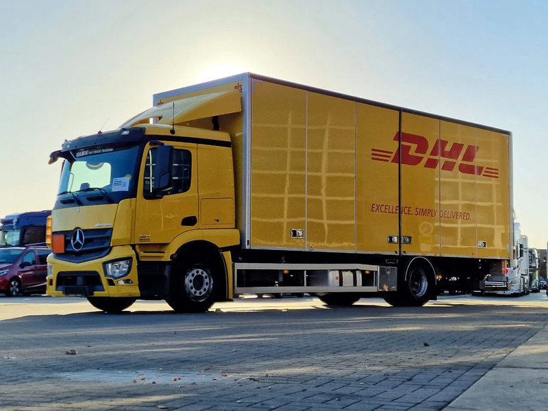 Mercedes-Benz Actros 1827 4x2 Sleepercab - Box with side doors - Loadlift - Low KM - Full air - A/C - Kamion sandučar: slika Mercedes-Benz Actros 1827 4x2 Sleepercab - Box with side doors - Loadlift - Low KM - Full air - A/C - Kamion sandučar Mercedes-Benz Actros 1827 4x2 Sleepercab - Box with side doors - Loadlift - Low KM - Full air - A/C - Kamion sandučar: slika Mercedes-Benz Actros 1827 4x2 Sleepercab - Box with side doors - Loadlift - Low KM - Full air - A/C - Kamion sandučar