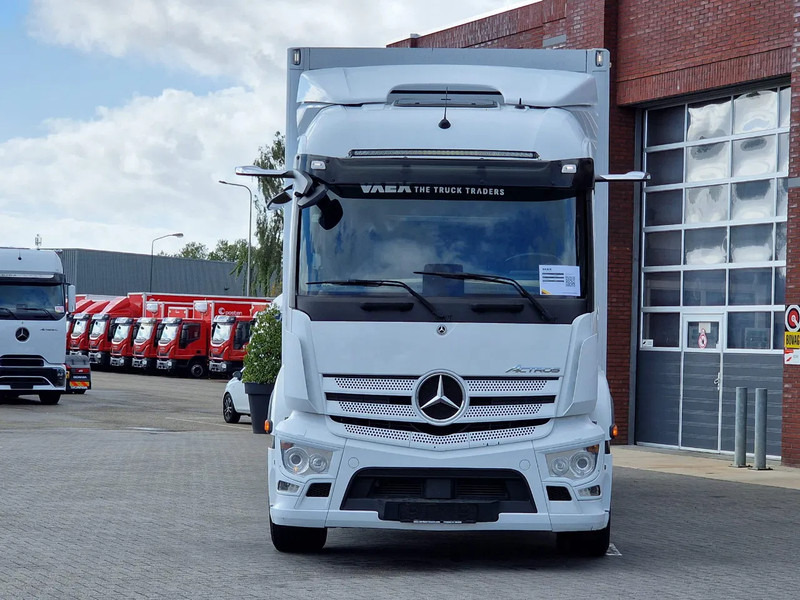 Mercedes-Benz Actros 1833 4x2 - Box with sidedoors - Loadlift - Full air - Mirror cam - Kamion sandučar: slika Mercedes-Benz Actros 1833 4x2 - Box with sidedoors - Loadlift - Full air - Mirror cam - Kamion sandučar Mercedes-Benz Actros 1833 4x2 - Box with sidedoors - Loadlift - Full air - Mirror cam - Kamion sandučar: slika Mercedes-Benz Actros 1833 4x2 - Box with sidedoors - Loadlift - Full air - Mirror cam - Kamion sandučar