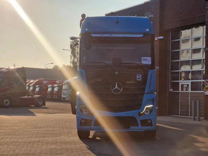 Mercedes-Benz Actros 2553 6x2 - BDF - Retarder - 4.90 WB - Loadlift - Full air - Transporter kontejnera/ Kamion s izmjenjivim sanducima: slika Mercedes-Benz Actros 2553 6x2 - BDF - Retarder - 4.90 WB - Loadlift - Full air - Transporter kontejnera/ Kamion s izmjenjivim sanducima Mercedes-Benz Actros 2553 6x2 - BDF - Retarder - 4.90 WB - Loadlift - Full air - Transporter kontejnera/ Kamion s izmjenjivim sanducima: slika Mercedes-Benz Actros 2553 6x2 - BDF - Retarder - 4.90 WB - Loadlift - Full air - Transporter kontejnera/ Kamion s izmjenjivim sanducima