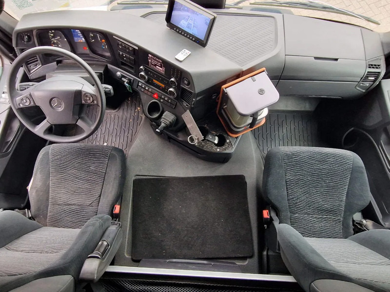 Kamion s kabelskim sustavom Mercedes-Benz Arocs 3251 8x4 - Cable system - HUB reduction - Euro 6 - Camera system: slika Kamion s kabelskim sustavom Mercedes-Benz Arocs 3251 8x4 - Cable system - HUB reduction - Euro 6 - Camera system