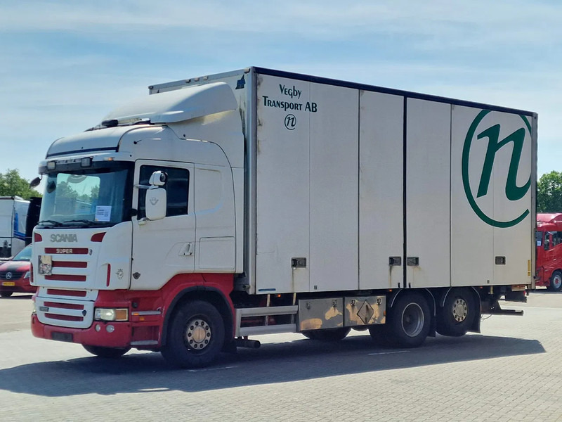 Scania R500 V8 Highline 6x2*4 - Box with side doors - Loadlift - Manual gearbox with retarder - Full air - Steering axle - Kamion sandučar: slika Scania R500 V8 Highline 6x2*4 - Box with side doors - Loadlift - Manual gearbox with retarder - Full air - Steering axle - Kamion sandučar Scania R500 V8 Highline 6x2*4 - Box with side doors - Loadlift - Manual gearbox with retarder - Full air - Steering axle - Kamion sandučar: slika Scania R500 V8 Highline 6x2*4 - Box with side doors - Loadlift - Manual gearbox with retarder - Full air - Steering axle - Kamion sandučar