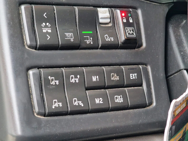 Scania R580 V8 NGS Highline 6x2 - Loadlift - Retarder - Full air - 475 wb - Kamion-šasija: slika Scania R580 V8 NGS Highline 6x2 - Loadlift - Retarder - Full air - 475 wb - Kamion-šasija Scania R580 V8 NGS Highline 6x2 - Loadlift - Retarder - Full air - 475 wb - Kamion-šasija: slika Scania R580 V8 NGS Highline 6x2 - Loadlift - Retarder - Full air - 475 wb - Kamion-šasija