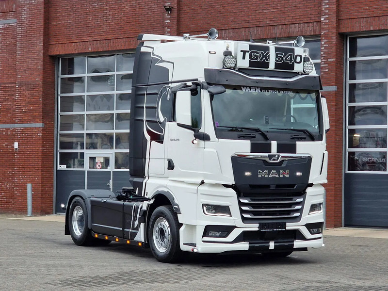 MAN TGX 18.540 GX - New - Retarder - Night clima - Alcoa - Show truck - Lightbar - - Tegljač: slika MAN TGX 18.540 GX - New - Retarder - Night clima - Alcoa - Show truck - Lightbar - - Tegljač MAN TGX 18.540 GX - New - Retarder - Night clima - Alcoa - Show truck - Lightbar - - Tegljač: slika MAN TGX 18.540 GX - New - Retarder - Night clima - Alcoa - Show truck - Lightbar - - Tegljač