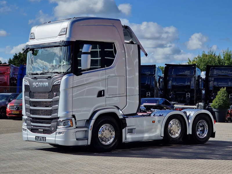 Scania 660S V8 NGS Highline 6x2/4 - New - Full spec - Retarder - Night clima - Led - Leather - Navi - Tegljač: slika Scania 660S V8 NGS Highline 6x2/4 - New - Full spec - Retarder - Night clima - Led - Leather - Navi - Tegljač Scania 660S V8 NGS Highline 6x2/4 - New - Full spec - Retarder - Night clima - Led - Leather - Navi - Tegljač: slika Scania 660S V8 NGS Highline 6x2/4 - New - Full spec - Retarder - Night clima - Led - Leather - Navi - Tegljač