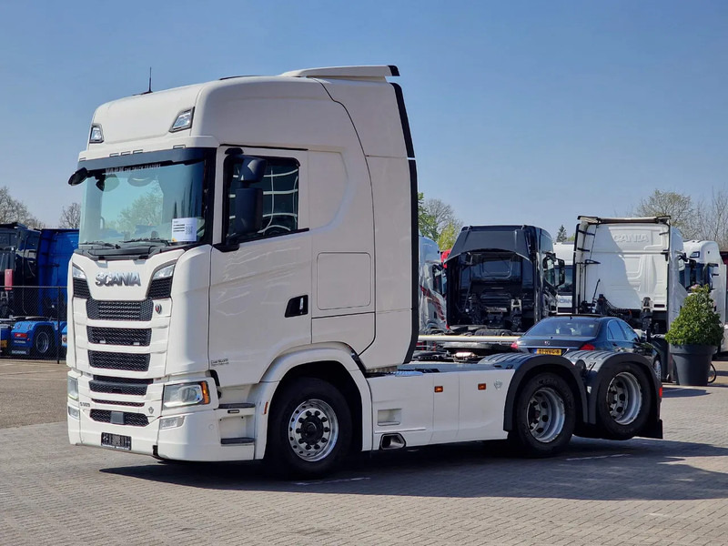 Scania S580 V8 NGS Highline 6x2 - Retarder - Full air - 3.15 WB - Navi - Led - Tegljač: slika Scania S580 V8 NGS Highline 6x2 - Retarder - Full air - 3.15 WB - Navi - Led - Tegljač Scania S580 V8 NGS Highline 6x2 - Retarder - Full air - 3.15 WB - Navi - Led - Tegljač: slika Scania S580 V8 NGS Highline 6x2 - Retarder - Full air - 3.15 WB - Navi - Led - Tegljač
