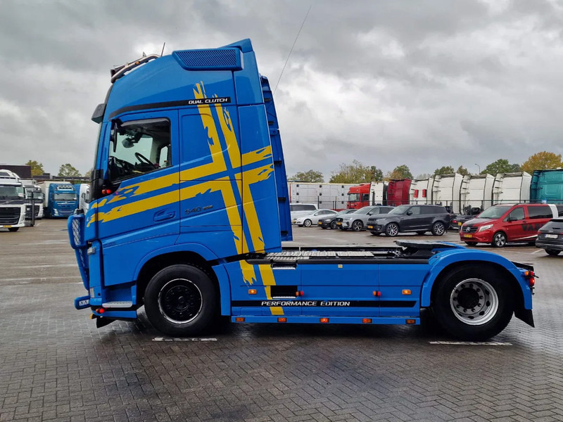 Volvo FH 13.540 Globetrotter XL 4x2 - Performance edition - I parkcool - Full air - Bull bar - Tegljač: slika Volvo FH 13.540 Globetrotter XL 4x2 - Performance edition - I parkcool - Full air - Bull bar - Tegljač Volvo FH 13.540 Globetrotter XL 4x2 - Performance edition - I parkcool - Full air - Bull bar - Tegljač: slika Volvo FH 13.540 Globetrotter XL 4x2 - Performance edition - I parkcool - Full air - Bull bar - Tegljač