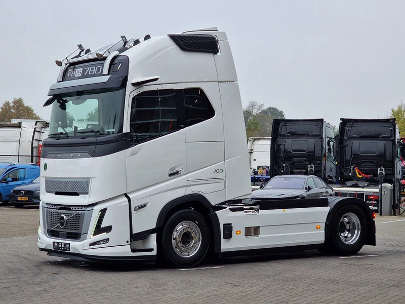 Volvo FH 16 780 Aero Globetrotter XL 4x2 - NEW - Full spec - Retarder - Full air - 2x tank - Tegljač: slika Volvo FH 16 780 Aero Globetrotter XL 4x2 - NEW - Full spec - Retarder - Full air - 2x tank - Tegljač Volvo FH 16 780 Aero Globetrotter XL 4x2 - NEW - Full spec - Retarder - Full air - 2x tank - Tegljač: slika Volvo FH 16 780 Aero Globetrotter XL 4x2 - NEW - Full spec - Retarder - Full air - 2x tank - Tegljač
