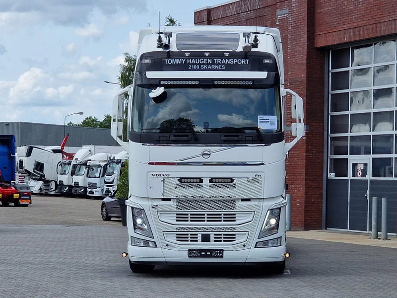 Volvo FH 13.500 Globetrotter XL 6x2 - BDF - Retarder - I parkcool - Full air - 4.90 WB - Transporter kontejnera/ Kamion s izmjenjivim sanducima: slika Volvo FH 13.500 Globetrotter XL 6x2 - BDF - Retarder - I parkcool - Full air - 4.90 WB - Transporter kontejnera/ Kamion s izmjenjivim sanducima Volvo FH 13.500 Globetrotter XL 6x2 - BDF - Retarder - I parkcool - Full air - 4.90 WB - Transporter kontejnera/ Kamion s izmjenjivim sanducima: slika Volvo FH 13.500 Globetrotter XL 6x2 - BDF - Retarder - I parkcool - Full air - 4.90 WB - Transporter kontejnera/ Kamion s izmjenjivim sanducima