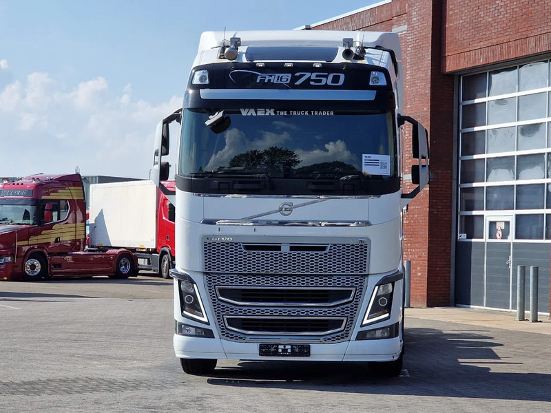 Volvo FH 16.750 Globetrotter 6x2 BDF - Retarder - HUB reduction - Euro 5 - 4.90 WB - Transporter kontejnera/ Kamion s izmjenjivim sanducima: slika Volvo FH 16.750 Globetrotter 6x2 BDF - Retarder - HUB reduction - Euro 5 - 4.90 WB - Transporter kontejnera/ Kamion s izmjenjivim sanducima Volvo FH 16.750 Globetrotter 6x2 BDF - Retarder - HUB reduction - Euro 5 - 4.90 WB - Transporter kontejnera/ Kamion s izmjenjivim sanducima: slika Volvo FH 16.750 Globetrotter 6x2 BDF - Retarder - HUB reduction - Euro 5 - 4.90 WB - Transporter kontejnera/ Kamion s izmjenjivim sanducima