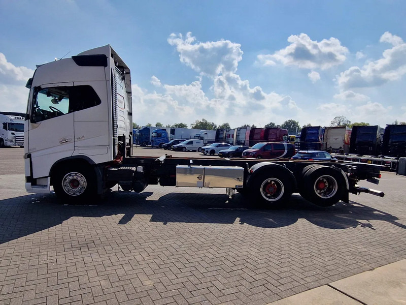 Volvo FH 16.750 Globetrotter 6x2 BDF - Retarder - HUB reduction - Euro 5 - 4.90 WB - Transporter kontejnera/ Kamion s izmjenjivim sanducima: slika Volvo FH 16.750 Globetrotter 6x2 BDF - Retarder - HUB reduction - Euro 5 - 4.90 WB - Transporter kontejnera/ Kamion s izmjenjivim sanducima Volvo FH 16.750 Globetrotter 6x2 BDF - Retarder - HUB reduction - Euro 5 - 4.90 WB - Transporter kontejnera/ Kamion s izmjenjivim sanducima: slika Volvo FH 16.750 Globetrotter 6x2 BDF - Retarder - HUB reduction - Euro 5 - 4.90 WB - Transporter kontejnera/ Kamion s izmjenjivim sanducima