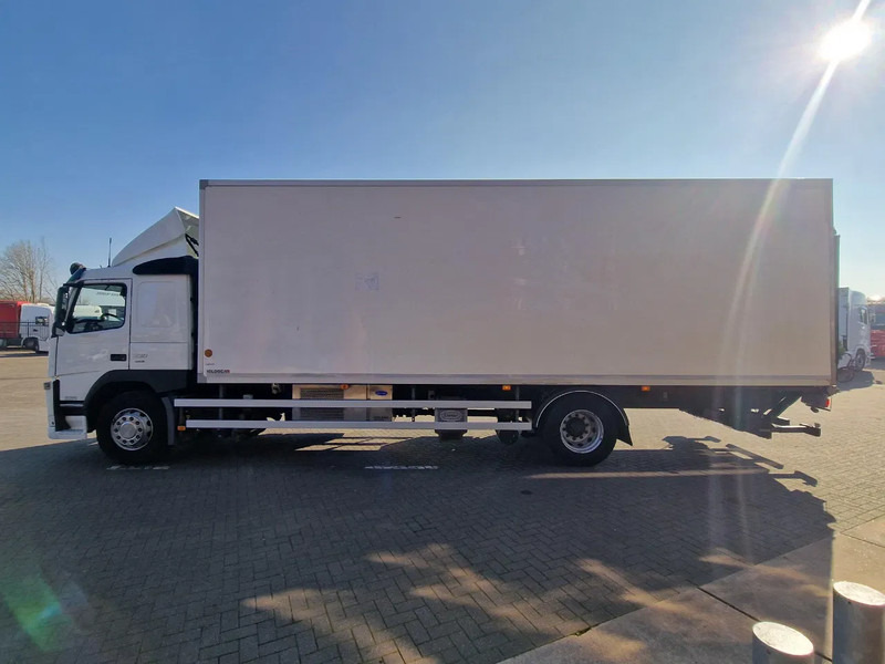 Volvo FM 330 4x2 - Carrier MT 18 Frigo - Loadlift - Full air - Sleepercab - Kamion hladnjača: slika Volvo FM 330 4x2 - Carrier MT 18 Frigo - Loadlift - Full air - Sleepercab - Kamion hladnjača Volvo FM 330 4x2 - Carrier MT 18 Frigo - Loadlift - Full air - Sleepercab - Kamion hladnjača: slika Volvo FM 330 4x2 - Carrier MT 18 Frigo - Loadlift - Full air - Sleepercab - Kamion hladnjača