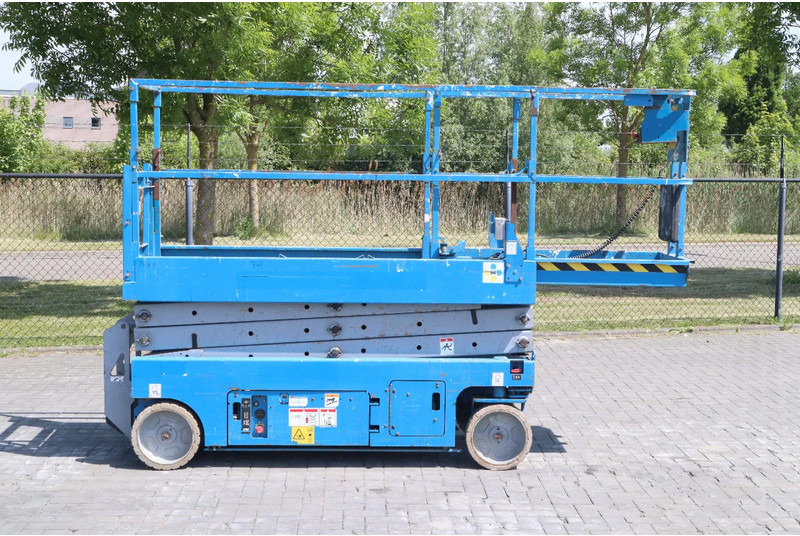 Genie GS-2032 | 8 METER | 363 KG - Škarasta podizna platforma: slika Genie GS-2032 | 8 METER | 363 KG - Škarasta podizna platforma Genie GS-2032 | 8 METER | 363 KG - Škarasta podizna platforma: slika Genie GS-2032 | 8 METER | 363 KG - Škarasta podizna platforma