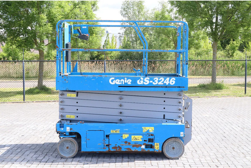 Genie GS-3246 | 12 METER | 318 KG - Škarasta podizna platforma: slika Genie GS-3246 | 12 METER | 318 KG - Škarasta podizna platforma Genie GS-3246 | 12 METER | 318 KG - Škarasta podizna platforma: slika Genie GS-3246 | 12 METER | 318 KG - Škarasta podizna platforma