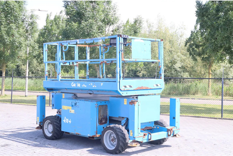 Genie GS-3369 RT | 12 METER | 454 kg - Škarasta podizna platforma: slika Genie GS-3369 RT | 12 METER | 454 kg - Škarasta podizna platforma Genie GS-3369 RT | 12 METER | 454 kg - Škarasta podizna platforma: slika Genie GS-3369 RT | 12 METER | 454 kg - Škarasta podizna platforma