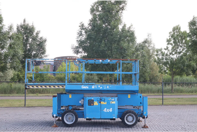 Genie GS-3369 RT | 12 METER | 454 kg - Škarasta podizna platforma: slika Genie GS-3369 RT | 12 METER | 454 kg - Škarasta podizna platforma Genie GS-3369 RT | 12 METER | 454 kg - Škarasta podizna platforma: slika Genie GS-3369 RT | 12 METER | 454 kg - Škarasta podizna platforma