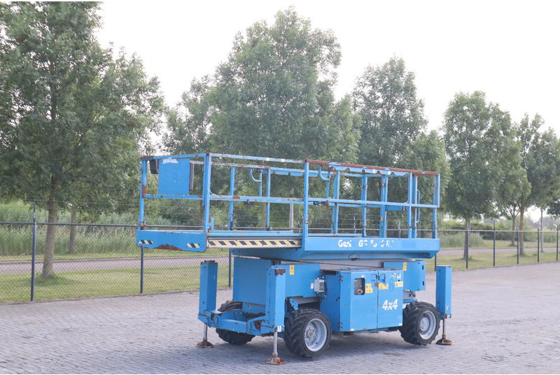 Genie GS-3369 RT | 12 METER | 454 kg - Škarasta podizna platforma: slika Genie GS-3369 RT | 12 METER | 454 kg - Škarasta podizna platforma Genie GS-3369 RT | 12 METER | 454 kg - Škarasta podizna platforma: slika Genie GS-3369 RT | 12 METER | 454 kg - Škarasta podizna platforma