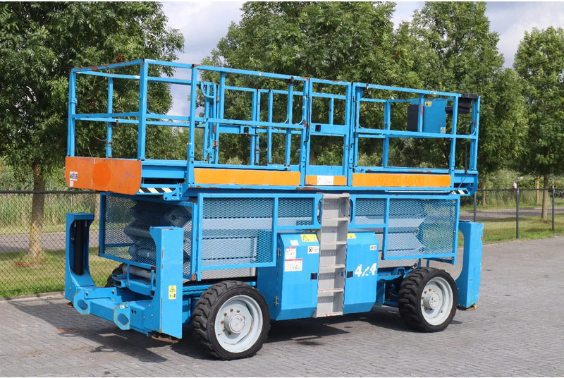 Genie GS-4390 RT | 15 METER | 680 KG - Škarasta podizna platforma: slika Genie GS-4390 RT | 15 METER | 680 KG - Škarasta podizna platforma Genie GS-4390 RT | 15 METER | 680 KG - Škarasta podizna platforma: slika Genie GS-4390 RT | 15 METER | 680 KG - Škarasta podizna platforma