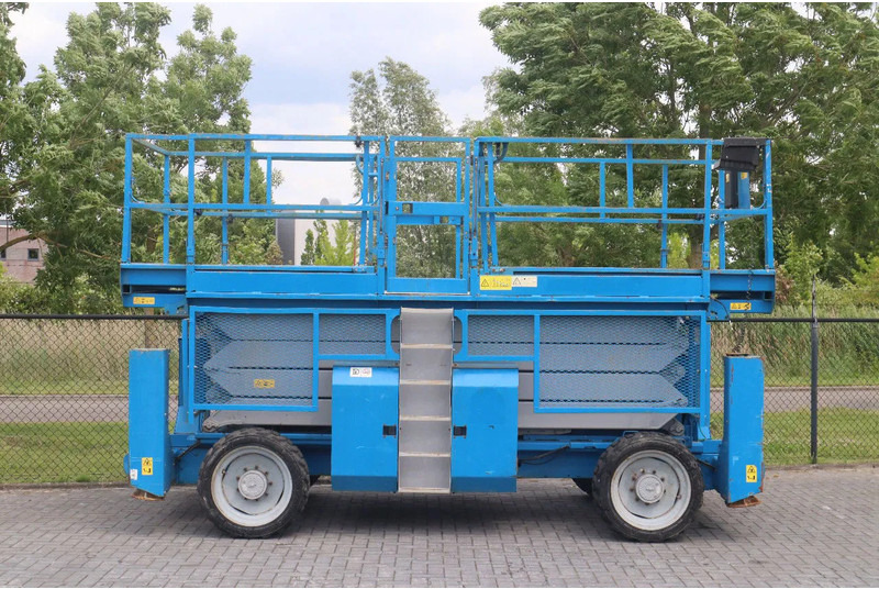 Genie GS-4390 RT | 15 METER | 680 KG - Škarasta podizna platforma: slika Genie GS-4390 RT | 15 METER | 680 KG - Škarasta podizna platforma Genie GS-4390 RT | 15 METER | 680 KG - Škarasta podizna platforma: slika Genie GS-4390 RT | 15 METER | 680 KG - Škarasta podizna platforma