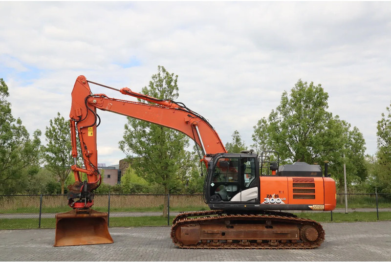 Hitachi ZX300 LC-6 | ROTOTILT | BUCKET | GPS - Bager gusjeničar: slika Hitachi ZX300 LC-6 | ROTOTILT | BUCKET | GPS - Bager gusjeničar Hitachi ZX300 LC-6 | ROTOTILT | BUCKET | GPS - Bager gusjeničar: slika Hitachi ZX300 LC-6 | ROTOTILT | BUCKET | GPS - Bager gusjeničar