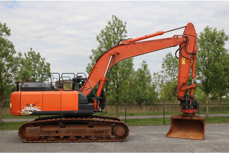 Hitachi ZX300 LC-6 | ROTOTILT | BUCKET | GPS - Bager gusjeničar: slika Hitachi ZX300 LC-6 | ROTOTILT | BUCKET | GPS - Bager gusjeničar Hitachi ZX300 LC-6 | ROTOTILT | BUCKET | GPS - Bager gusjeničar: slika Hitachi ZX300 LC-6 | ROTOTILT | BUCKET | GPS - Bager gusjeničar