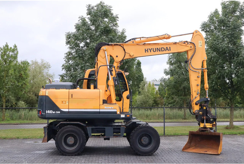 Hyundai ROBEX 140W-9A | ROTOTILT | BUCKET | ONLY 3502 HOUR! | GOOD TIRES - Bager na kotačima: slika Hyundai ROBEX 140W-9A | ROTOTILT | BUCKET | ONLY 3502 HOUR! | GOOD TIRES - Bager na kotačima Hyundai ROBEX 140W-9A | ROTOTILT | BUCKET | ONLY 3502 HOUR! | GOOD TIRES - Bager na kotačima: slika Hyundai ROBEX 140W-9A | ROTOTILT | BUCKET | ONLY 3502 HOUR! | GOOD TIRES - Bager na kotačima