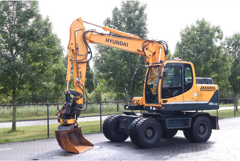 Hyundai ROBEX 140W-9A | ROTOTILT | BUCKET | ONLY 3502 HOUR! | GOOD TIRES - Bager na kotačima: slika Hyundai ROBEX 140W-9A | ROTOTILT | BUCKET | ONLY 3502 HOUR! | GOOD TIRES - Bager na kotačima Hyundai ROBEX 140W-9A | ROTOTILT | BUCKET | ONLY 3502 HOUR! | GOOD TIRES - Bager na kotačima: slika Hyundai ROBEX 140W-9A | ROTOTILT | BUCKET | ONLY 3502 HOUR! | GOOD TIRES - Bager na kotačima