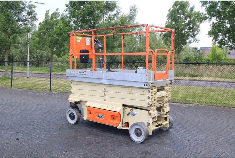 JLG 2646 ES | 10 METER | 450 KG - Škarasta podizna platforma: slika JLG 2646 ES | 10 METER | 450 KG - Škarasta podizna platforma JLG 2646 ES | 10 METER | 450 KG - Škarasta podizna platforma: slika JLG 2646 ES | 10 METER | 450 KG - Škarasta podizna platforma