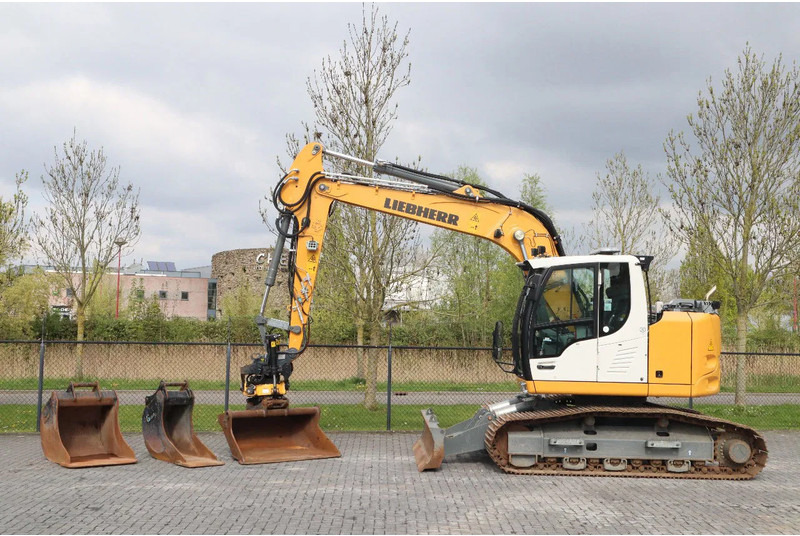 Liebherr R914 COMPACT S | ROTOTILT | 3X BUCKET | DOZERBLADE - Bager gusjeničar: slika Liebherr R914 COMPACT S | ROTOTILT | 3X BUCKET | DOZERBLADE - Bager gusjeničar Liebherr R914 COMPACT S | ROTOTILT | 3X BUCKET | DOZERBLADE - Bager gusjeničar: slika Liebherr R914 COMPACT S | ROTOTILT | 3X BUCKET | DOZERBLADE - Bager gusjeničar