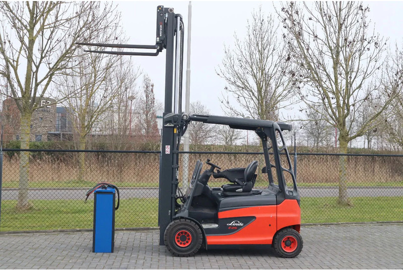 Linde E25 R-01 ROADSTER | DEMO | SIDESHIFT | FORK SPREADERS - Električni viličar: slika Linde E25 R-01 ROADSTER | DEMO | SIDESHIFT | FORK SPREADERS - Električni viličar Linde E25 R-01 ROADSTER | DEMO | SIDESHIFT | FORK SPREADERS - Električni viličar: slika Linde E25 R-01 ROADSTER | DEMO | SIDESHIFT | FORK SPREADERS - Električni viličar