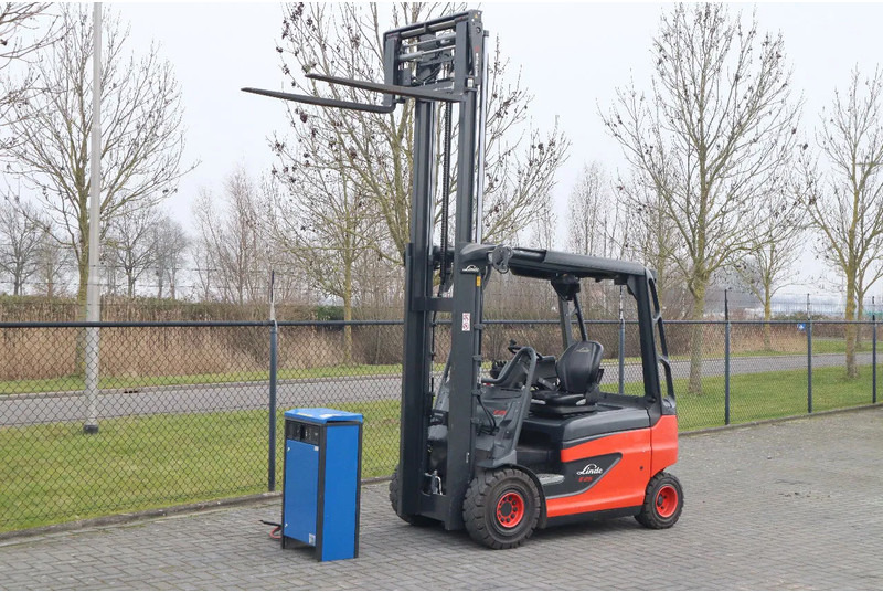 Linde E25 R-01 ROADSTER | DEMO | SIDESHIFT | FORK SPREADERS - Električni viličar: slika Linde E25 R-01 ROADSTER | DEMO | SIDESHIFT | FORK SPREADERS - Električni viličar Linde E25 R-01 ROADSTER | DEMO | SIDESHIFT | FORK SPREADERS - Električni viličar: slika Linde E25 R-01 ROADSTER | DEMO | SIDESHIFT | FORK SPREADERS - Električni viličar