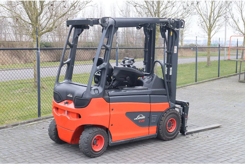 Linde E25 R-01 ROADSTER | DEMO | SIDESHIFT | FORK SPREADERS - Električni viličar: slika Linde E25 R-01 ROADSTER | DEMO | SIDESHIFT | FORK SPREADERS - Električni viličar Linde E25 R-01 ROADSTER | DEMO | SIDESHIFT | FORK SPREADERS - Električni viličar: slika Linde E25 R-01 ROADSTER | DEMO | SIDESHIFT | FORK SPREADERS - Električni viličar