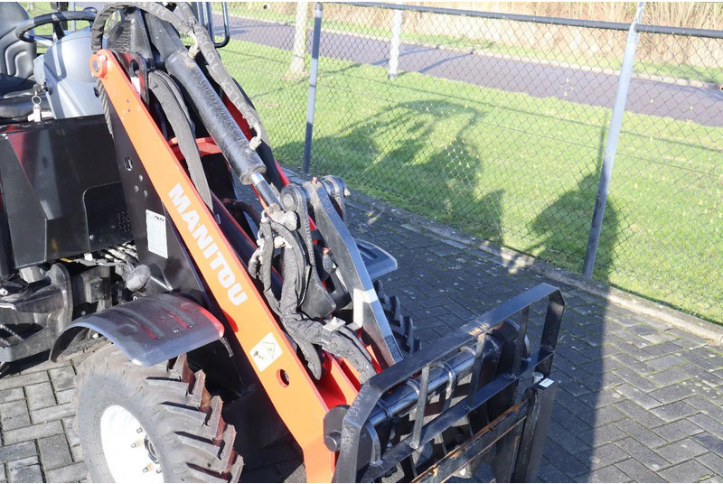 Utovarivač na kotačima Manitou MLA 2-25 H | FORKS | QUICK COUPLER | NEW UNUSED: slika Utovarivač na kotačima Manitou MLA 2-25 H | FORKS | QUICK COUPLER | NEW UNUSED