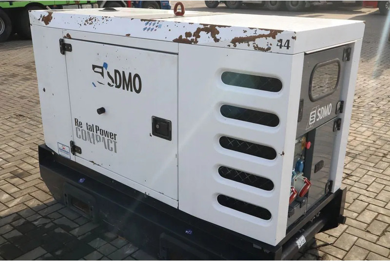 SDMO R44C3 | 44 KVA | GOOD WORKING - Generatorski set: slika SDMO R44C3 | 44 KVA | GOOD WORKING - Generatorski set SDMO R44C3 | 44 KVA | GOOD WORKING - Generatorski set: slika SDMO R44C3 | 44 KVA | GOOD WORKING - Generatorski set