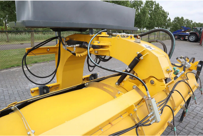 Novi Metla STARK RSW 3000 S | SWEEPER | BRUSH | KEHRMASCHINE | WATER SPRAY: slika Novi Metla STARK RSW 3000 S | SWEEPER | BRUSH | KEHRMASCHINE | WATER SPRAY Novi Metla STARK RSW 3000 S | SWEEPER | BRUSH | KEHRMASCHINE | WATER SPRAY: slika Novi Metla STARK RSW 3000 S | SWEEPER | BRUSH | KEHRMASCHINE | WATER SPRAY