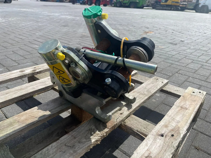 Sanderson STEELWRIST TMX S30 -180HA | TILT QUICKCOUPLER | TILTING COUPLER | NEW - Tiltrotator za Građevinski strojevi: slika Sanderson STEELWRIST TMX S30 -180HA | TILT QUICKCOUPLER | TILTING COUPLER | NEW - Tiltrotator za Građevinski strojevi Sanderson STEELWRIST TMX S30 -180HA | TILT QUICKCOUPLER | TILTING COUPLER | NEW - Tiltrotator za Građevinski strojevi: slika Sanderson STEELWRIST TMX S30 -180HA | TILT QUICKCOUPLER | TILTING COUPLER | NEW - Tiltrotator za Građevinski strojevi