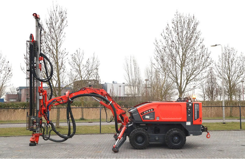 Sandvik 2 PIECES COMMANDO DC 300 RI S5 | ONLY 470 DRILLING HOURS - Platforma za bušenje: slika Sandvik 2 PIECES COMMANDO DC 300 RI S5 | ONLY 470 DRILLING HOURS - Platforma za bušenje Sandvik 2 PIECES COMMANDO DC 300 RI S5 | ONLY 470 DRILLING HOURS - Platforma za bušenje: slika Sandvik 2 PIECES COMMANDO DC 300 RI S5 | ONLY 470 DRILLING HOURS - Platforma za bušenje