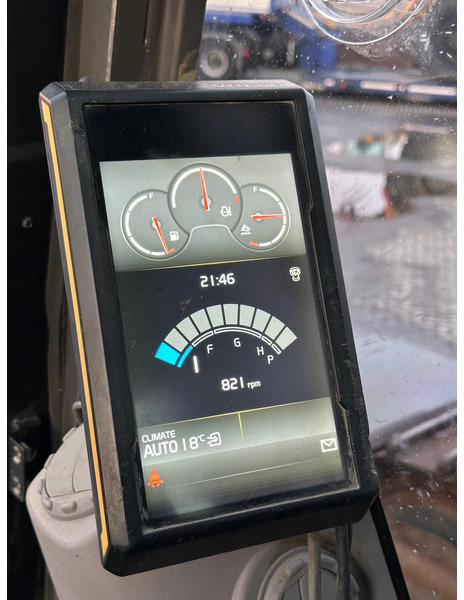 Bager gusjeničar Volvo EC 750 EL | BUCKET | HYDRAULIC QUICK COUPLER: slika Bager gusjeničar Volvo EC 750 EL | BUCKET | HYDRAULIC QUICK COUPLER Bager gusjeničar Volvo EC 750 EL | BUCKET | HYDRAULIC QUICK COUPLER: slika Bager gusjeničar Volvo EC 750 EL | BUCKET | HYDRAULIC QUICK COUPLER