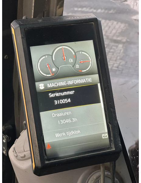 Bager gusjeničar Volvo EC 750 EL | BUCKET | HYDRAULIC QUICK COUPLER: slika Bager gusjeničar Volvo EC 750 EL | BUCKET | HYDRAULIC QUICK COUPLER Bager gusjeničar Volvo EC 750 EL | BUCKET | HYDRAULIC QUICK COUPLER: slika Bager gusjeničar Volvo EC 750 EL | BUCKET | HYDRAULIC QUICK COUPLER