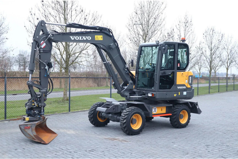 Volvo EW 60 E | DEMO | 30 KM/H | ROTOTILT + GRIPPER | BUCKET - Bager na kotačima: slika Volvo EW 60 E | DEMO | 30 KM/H | ROTOTILT + GRIPPER | BUCKET - Bager na kotačima Volvo EW 60 E | DEMO | 30 KM/H | ROTOTILT + GRIPPER | BUCKET - Bager na kotačima: slika Volvo EW 60 E | DEMO | 30 KM/H | ROTOTILT + GRIPPER | BUCKET - Bager na kotačima