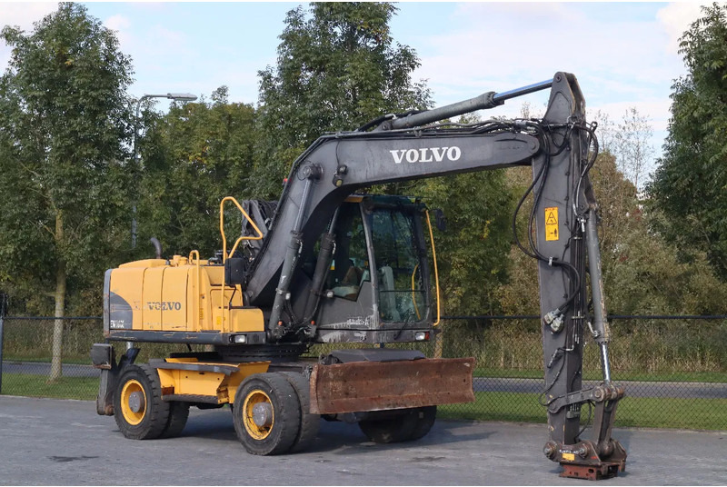 Volvo EW160C | EW 160 C | LIFT CAB | DOZERBLADE | QUICK COUPLER - Stroj za rukovanje otpadom: slika Volvo EW160C | EW 160 C | LIFT CAB | DOZERBLADE | QUICK COUPLER - Stroj za rukovanje otpadom Volvo EW160C | EW 160 C | LIFT CAB | DOZERBLADE | QUICK COUPLER - Stroj za rukovanje otpadom: slika Volvo EW160C | EW 160 C | LIFT CAB | DOZERBLADE | QUICK COUPLER - Stroj za rukovanje otpadom