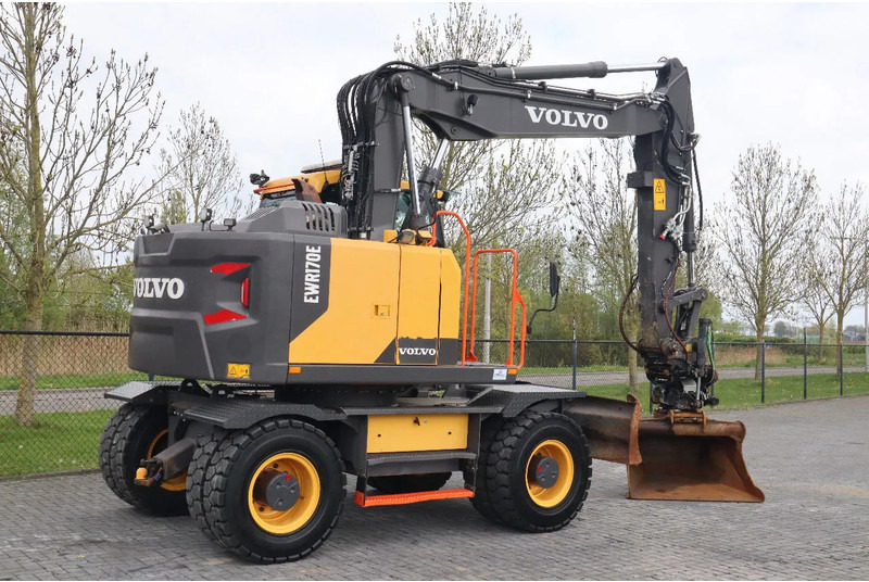 Zakup Volvo EWR 170 E | ROTOTILT | BUCKET | DOZERBLADE | TRAILER HYDR Volvo EWR 170 E | ROTOTILT | BUCKET | DOZERBLADE | TRAILER HYDR: slika Zakup Volvo EWR 170 E | ROTOTILT | BUCKET | DOZERBLADE | TRAILER HYDR Volvo EWR 170 E | ROTOTILT | BUCKET | DOZERBLADE | TRAILER HYDR